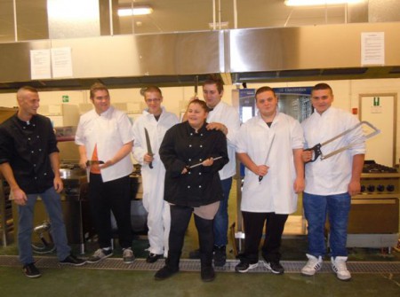 ICET: Les dépeceurs de Mouscron avec Maxime, Nicolas, Anthony, Aurélien, Julien, Guillaume, Manou
